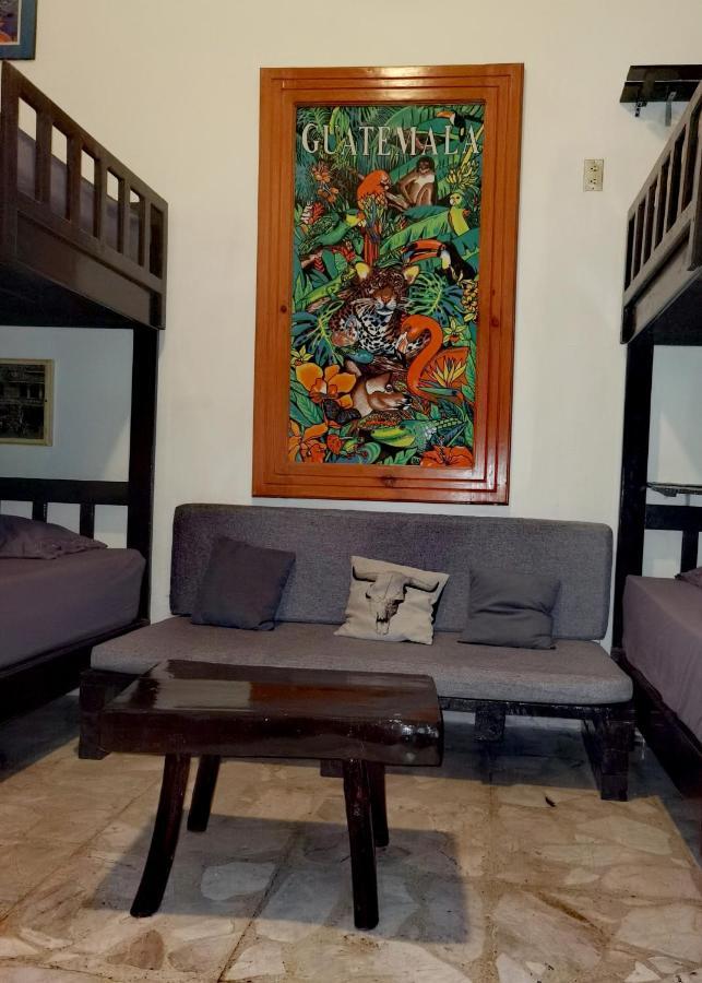 Hotel The Roof Backpackers Guadalajara Exterior foto