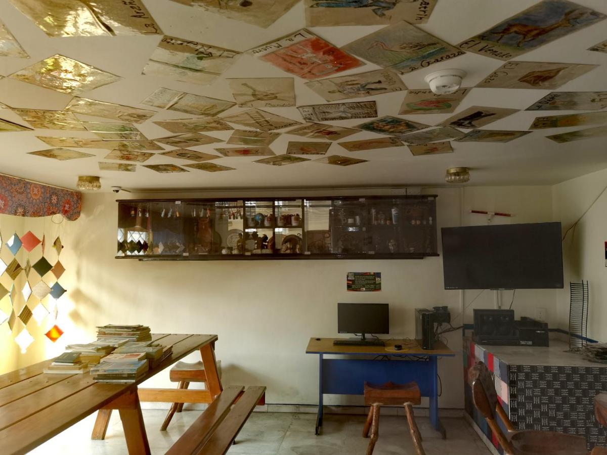 Hotel The Roof Backpackers Guadalajara Exterior foto