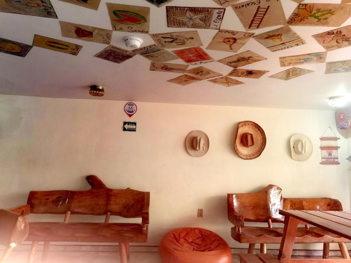 Hotel The Roof Backpackers Guadalajara Exterior foto