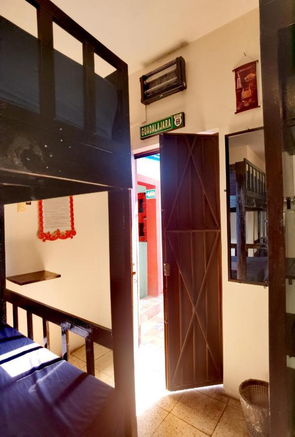 Hotel The Roof Backpackers Guadalajara Exterior foto
